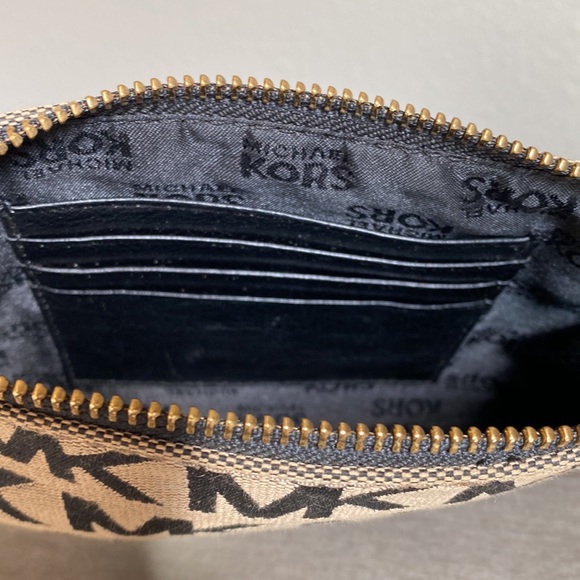 Michael Kors Wristlet - Picture 4 of 5